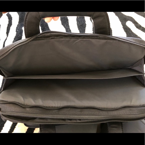 Targus Laptop Bag - Picture 5 of 8